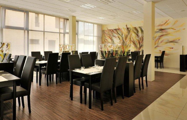 Melrose Apartments 2 - Photo 14