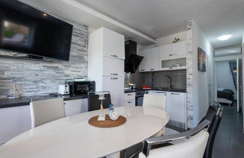 Bayview Villa by Pag tours - Photo 40