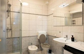 Apartment Rina with Heated Jacuzzi - Photo 26