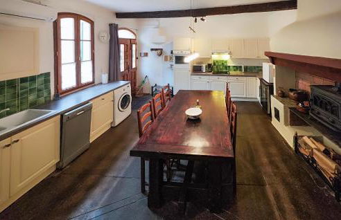 2 Bedroom Amazing Home In Servian - Foto 18