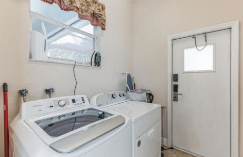 Beautiful 5 Bed Pool Home In Reunion-1223ms 5 Bedroom Home by RedAwning - Foto 52