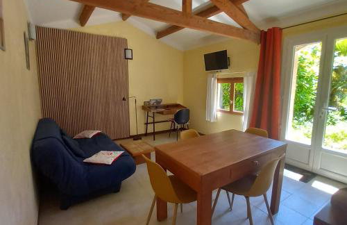 Chambre d'étape et Gîte de séjour- DomaineSalamandre-fr - Piscine, Nature, GR65 et Télétravail - Foto 20