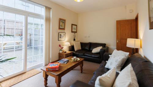 Saintfield Centre - Sleeps 8 - Garage & patio - Foto 3