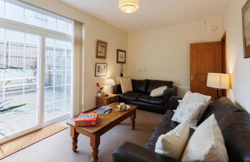 Saintfield Centre - Sleeps 8 - Garage & patio - Foto 3