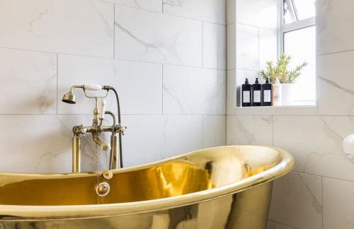 Stunning Renovation edge of Frome + country views - Photo 74