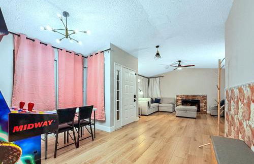 Spacious 4BR Family Home Free Parking, Fast WiFi, Near Galleria & Fountains - Foto 33