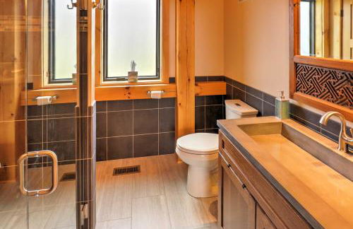 Naples Cabin with Lake Views and Wraparound Deck! - Foto 12