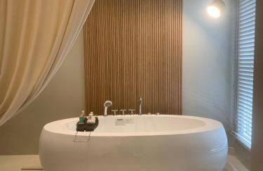 Khroma Luxury Suite 3- Beach front apartment - Photo 23