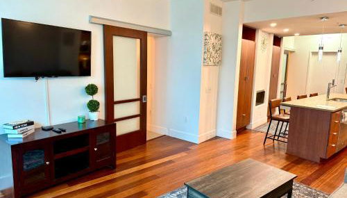 Channelside Luxury Retreat Spacious 2BR 2BA Condo with Pool, Balcony, Sauna & Gym - Foto 5