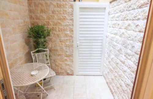 Eiffel Tower studio with patio - Foto 1