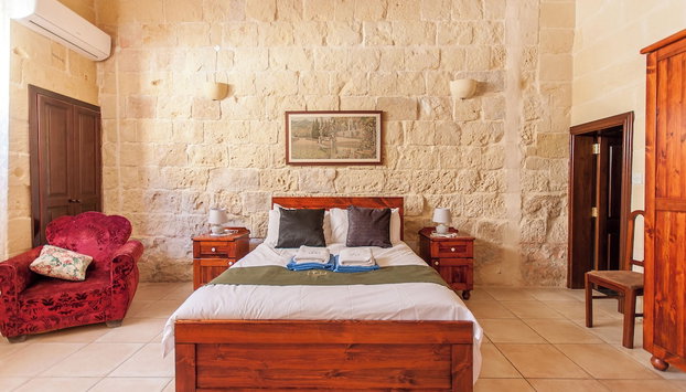 Villayana Gozitan Farmhouse with pool - Photo 3, Room