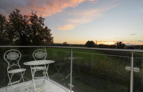 Upper Annex - Photo 3