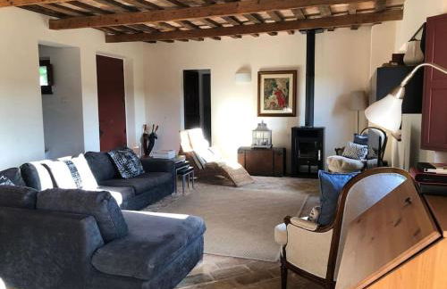 Casa San Pietro, restored farmhouse with pool - Foto 23