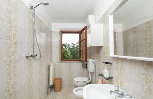 Exclusive 1970s villa with pool and garden by VacaVilla - Foto 24