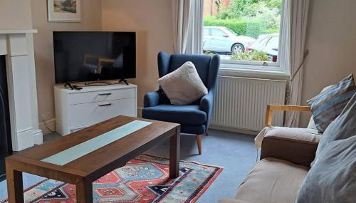 Stunning 3BD Victorian House in Bramhall Village - Foto 1