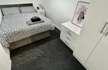 Bradford Service accommodation - Photo 8