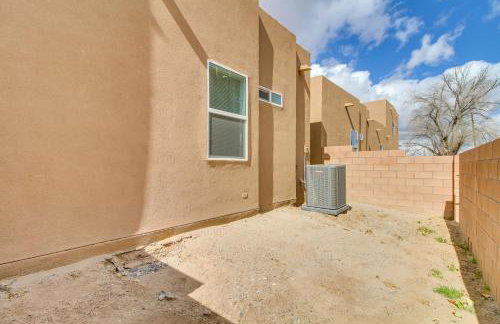3 Mi to Old Town Albuquerque Townhome with Yard! - Photo 23