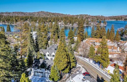 Walk to Lake Arrowhead Village! Home with Lake Views - Foto 1