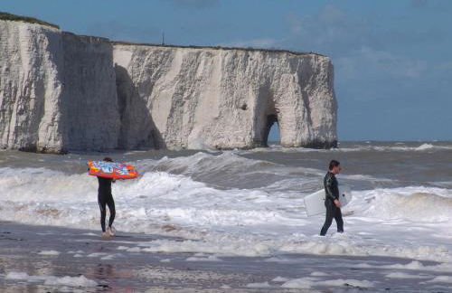 Broadstairs Beach Holiday Apartments, seafront stays opposite Kingsgate Bay with a parking space - Foto 59