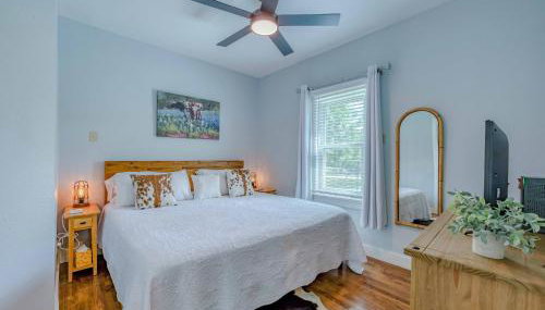 Bandera Bungalow - River, Downtown, Peaceful fenced corner lot! King bed! - Foto 4