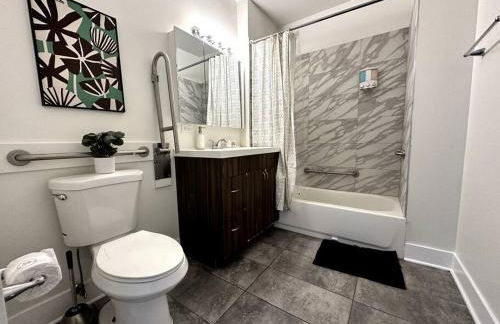 Modern 3BR in South Loop with Optional Parking and Gym Access Near McCormick Place, Chinatown and Soldier Field - Foto 26