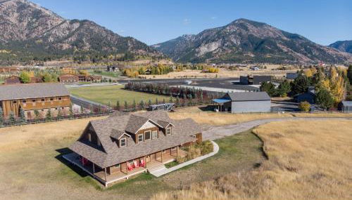 Alpine Airspace by KABINO Airpark Foosball Garage Satellite - Foto 5