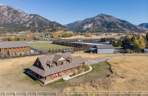 Alpine Airspace by KABINO Airpark Foosball Garage Satellite - Foto 5