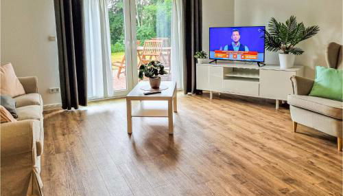 Pet Friendly Apartment - Photo 3