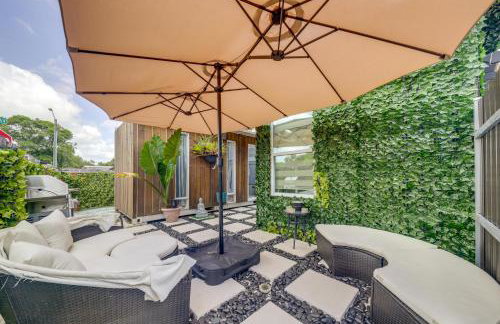 Mod Bungalow with Ultra-Private Outdoor Hang Space! - Foto 1