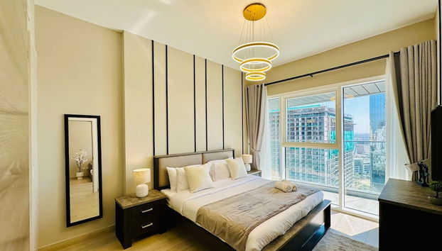 Stylish 1BR in JVC w Pool 6 Mins to Circle Mall - Foto 3, Habitación