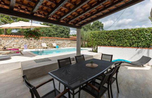 Gorgeous Home In Porec With Wifi - Photo 5