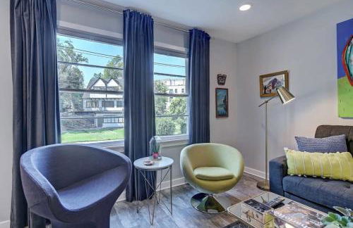 Spacious Conveniently Located 1BR in Myers Park - Photo 12