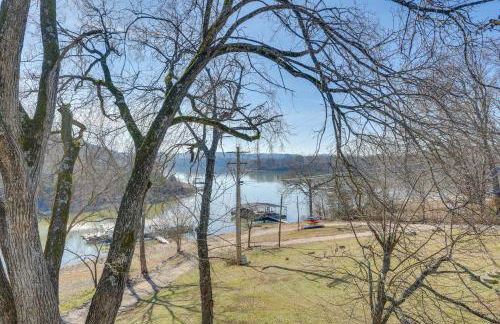 Lake Views and On-Site Hiking Cape Fair Cottage - Foto 19