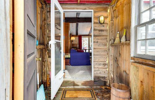 Hike, Ski and Unwind Cabin with Deck in Chester! - Foto 23