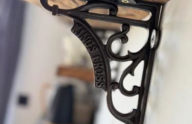 Luxury Spa Cabin with Outdoor Bath, Sauna & Fireplace - Foto 15