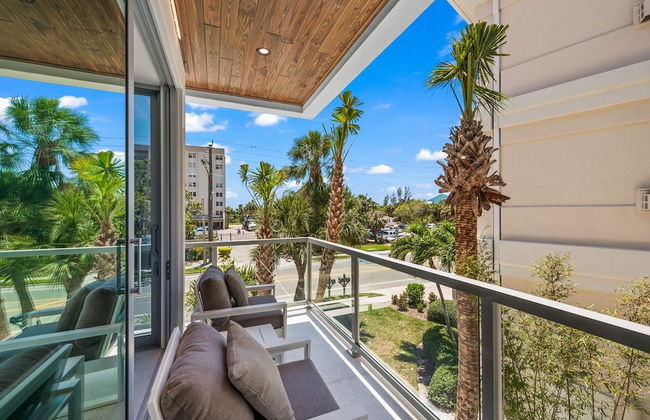 Elevated Perspective - Foto 69