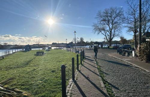 MOONGATE by BOURNECOAST - A Delightful Chalet Bungalow with a Garden and Parking - HB10672 - Foto 35