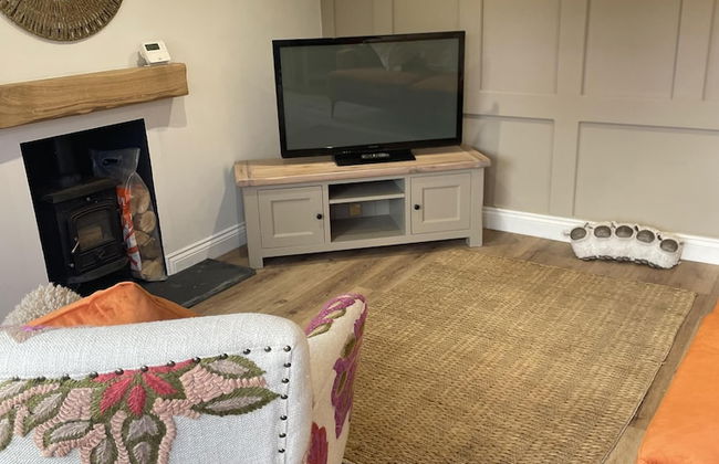 Charming 1-bed Cottage in Brynmenyn - Foto 7