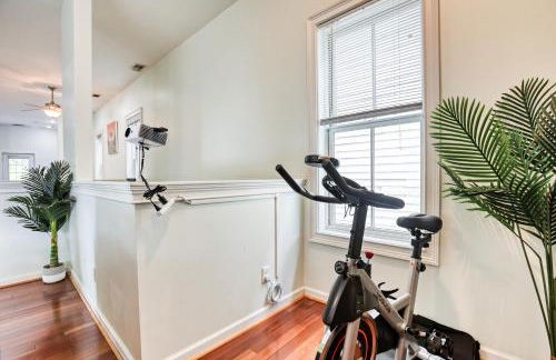 Prime Location - Stylish 2BR Minutes to Downtown - Foto 8