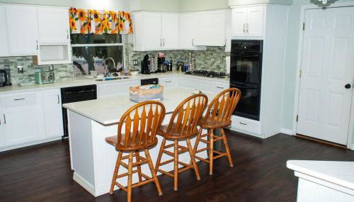 Spacious Family Home with Pool, Hot Tub, Fast Wifi - Foto 5