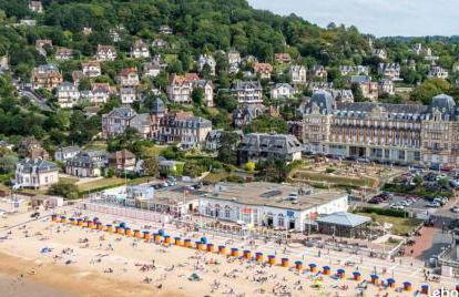 A 2 Pas de la Mer, 2 bedrooms, sea view, parking - Photo 7