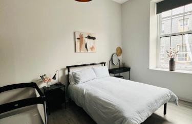 The Tower Suite - Town Centre, Spacious, 2 Bed, Sleeps 4 - Foto 24