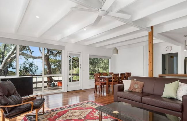 Whispering Gums Lorne Ocean Views Pet Friendly EV Charger - Photo 3