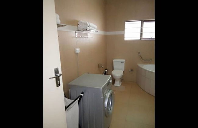 3 Bedrooms Exclusive House in Northmead - Foto 13