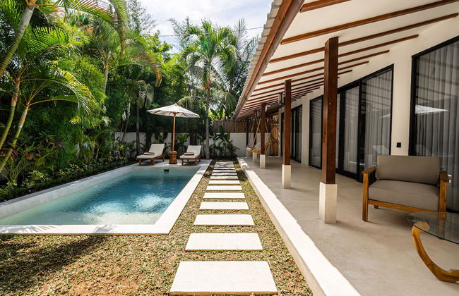 Udara by EVDEkimi - Spacious 4BR Pool villa with Lush garden at Artistic Center of Ubud - Foto 66
