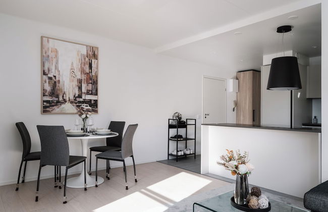 Modern 1BR Apartment with Balcony - Foto 15