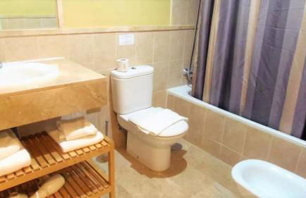 Apartamento espacioso muy tranquilo con piscinas y jardines cercano a la playa - Photo 8