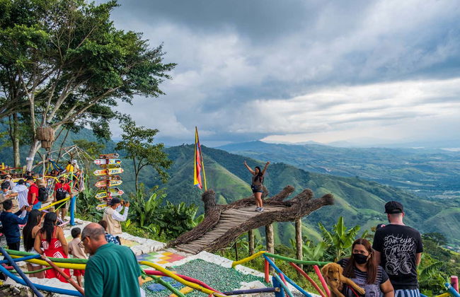 La Mano del Gigante Viewpoint Day Trip - Photo 1