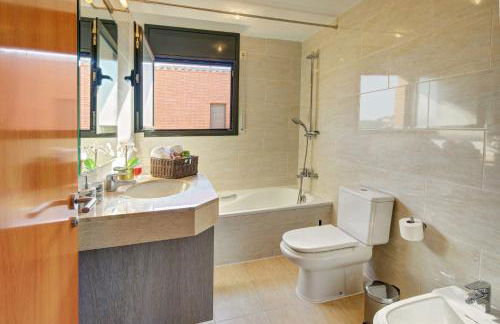 VILLA RIOJA with pool & mountain and sea view, ONLY FAMILYS - Foto 7