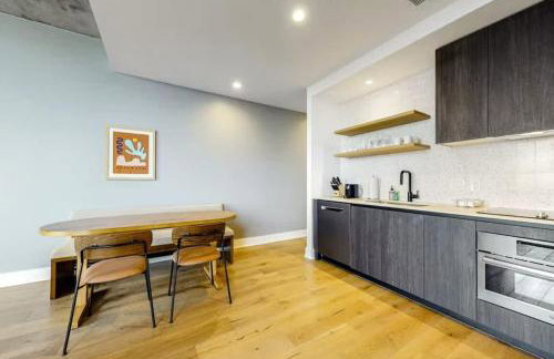 Luxe High Rise off of Rainey St - Foto 6